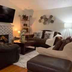 Home 8 Mi to Dtwn Riverside Families Welcome!