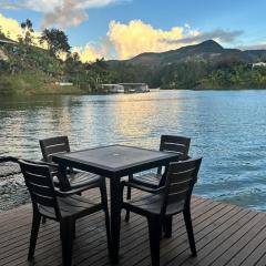 Cabaña flotante con jacuzzi