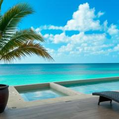 CLA - Beach-front Studio & Rooftop Infinity Pool