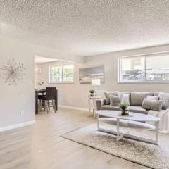 Bright Contemporary APT Near Transit