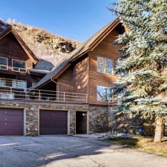 3 Mi to Vail Ski Resort! Mtn-View Haven with 2 Decks