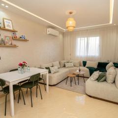 COZY STAY, Near Airport, IPTV, Air Conditioning 11min STADIUM