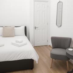 Central City Apartment - Free WiFi - Close to Transport