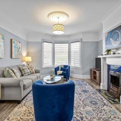 1942 Boathouse Harbour Views 2Bd Parking