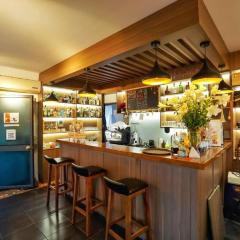 Khách Sạn Giao Thông