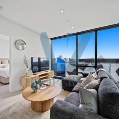 Prime Location CBD with Pool & Gym