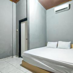 Nay Guesthouse near UMS Mitra RedDoorz