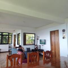 Casa Rio La Vista-A Stylish Staycation with a View