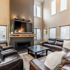 Mountain Walk Retreat - Walk to Blue Patio area