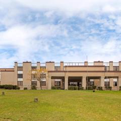 Clarion Hotel & Conference Center Lansing West