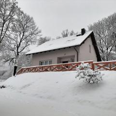 Dom w Miłkowie k Karpacza z widokiem na Karkonosze