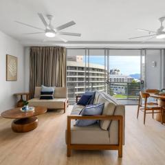 Marina Vista Waterfront Stay near Dining and Markets