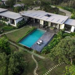 LohonoStays Villa Heritage Farms A