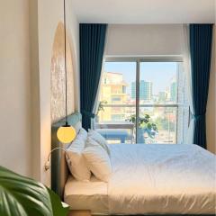 Cozy modern studio with Gym & Pool