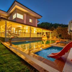 YAĞIZ-Villa with Children's Pool&Jacuzzi for 6 People in Gocek