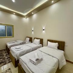 Yoya Hur Pyramids inn