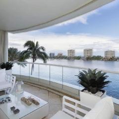 Modern Three-Bedroom City Residence With Scenic Private Balcony