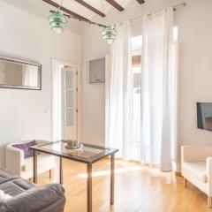 Beautiful and bright- 1Bd 1Bth- Center