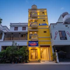 FabHotel Martine's Residency - French Colony, 5 Mins from Rock Beach