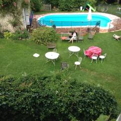 Spacieux logement avec piscine à Orville