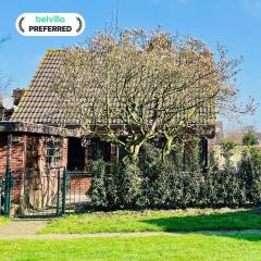 Family home near lake, beach and dunes