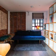 The Tower - Magnificent Central Loft with Parking