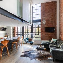 The Tower - Magnificent Central Loft with Parking