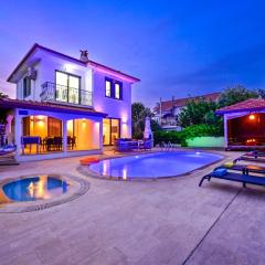 LUNESSA-Villa with Children's Pool for 8 People in Oludeniz