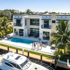 VillaBella Ultra LUXE 100ft Waterfront Villa 5Min2Beach