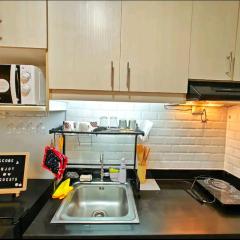 Cozy Studio at MPlace near Timog Quezon City