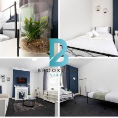 Four Bedroom House by Brookland Stays Serviced Accommodation & Short Lets in Newcastle with Free WiFi