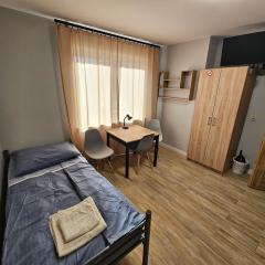 Pokoje do wynajęcia- tanie noclegi, blisko TARGI KIELCE, Jaworznia 160