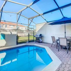 Cozy Townhouse with Private Pool in Kissimmee