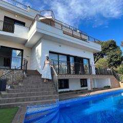 Villa de lujo con vistas al mar y piscina privada