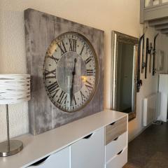 Comfortable mezzanine studio unlimited skiing