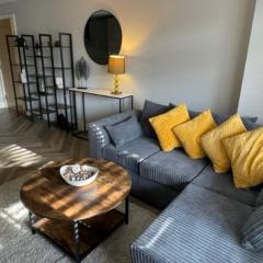 Solihull Flat For 2 with Fast WiFi with Free Secured Parking