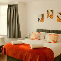 The Coventry House Sleeps 9 with Parking for 4