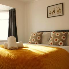 The Coventry House Sleeps 9 with Parking for 4