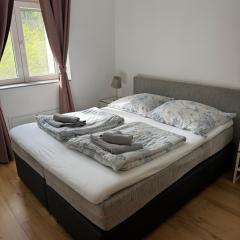 70 m2 3 Bedrooms Balcony Near Uni Netflix