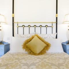 Valletta Townhouse Suite with a Maltese Balcony