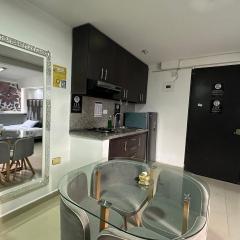 RG Deluxe Studios, 5 min Clínica Imbanaco, Cosmocentro y Plaza de Toros