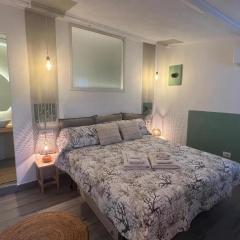 Mia House- Seaside with garden