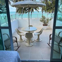 Melhores Flats - Maravilhosa varanda frente ao mar