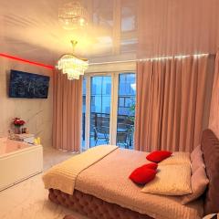 Jacuzzi Bliss by the Motława