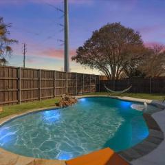Perfect Getaway Home w Pool Jacuzzi Cinema Room