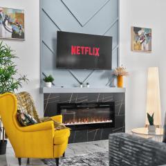 Spacious 4 Beds Sleeps 8 Near Airport Family Home