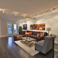 Ice District 2 Kings Private Parking Patio