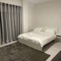 Sleek Studio--Bright, Calm & Airy