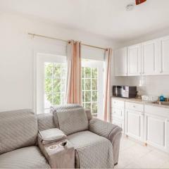 Cozy Private Apartment in Vero Beach with Garden View