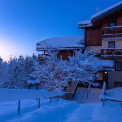 Appartement rénové au pied des pistes avec piscine, sauna, linge inclus et animaux acceptés